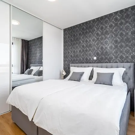 New Astera -heated Pool, 4 Bedrooms, And Sea Views