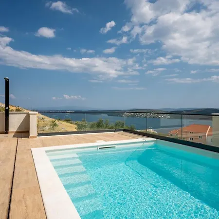 Astera -heated Pool, 4 Bedrooms, And Sea Views