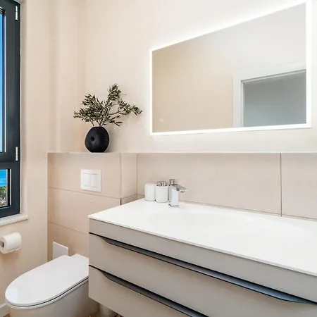 New Astera -heated Pool, 4 Bedrooms, And Sea Views Seget Vranjica