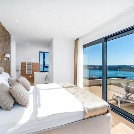 New Astera -heated Pool, 4 Bedrooms, And Sea Views