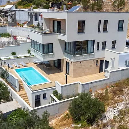 Astera -heated Pool, 4 Bedrooms, And Sea Views *